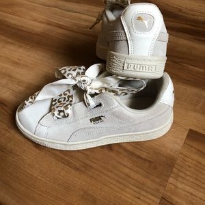 Girls puma suede shoes